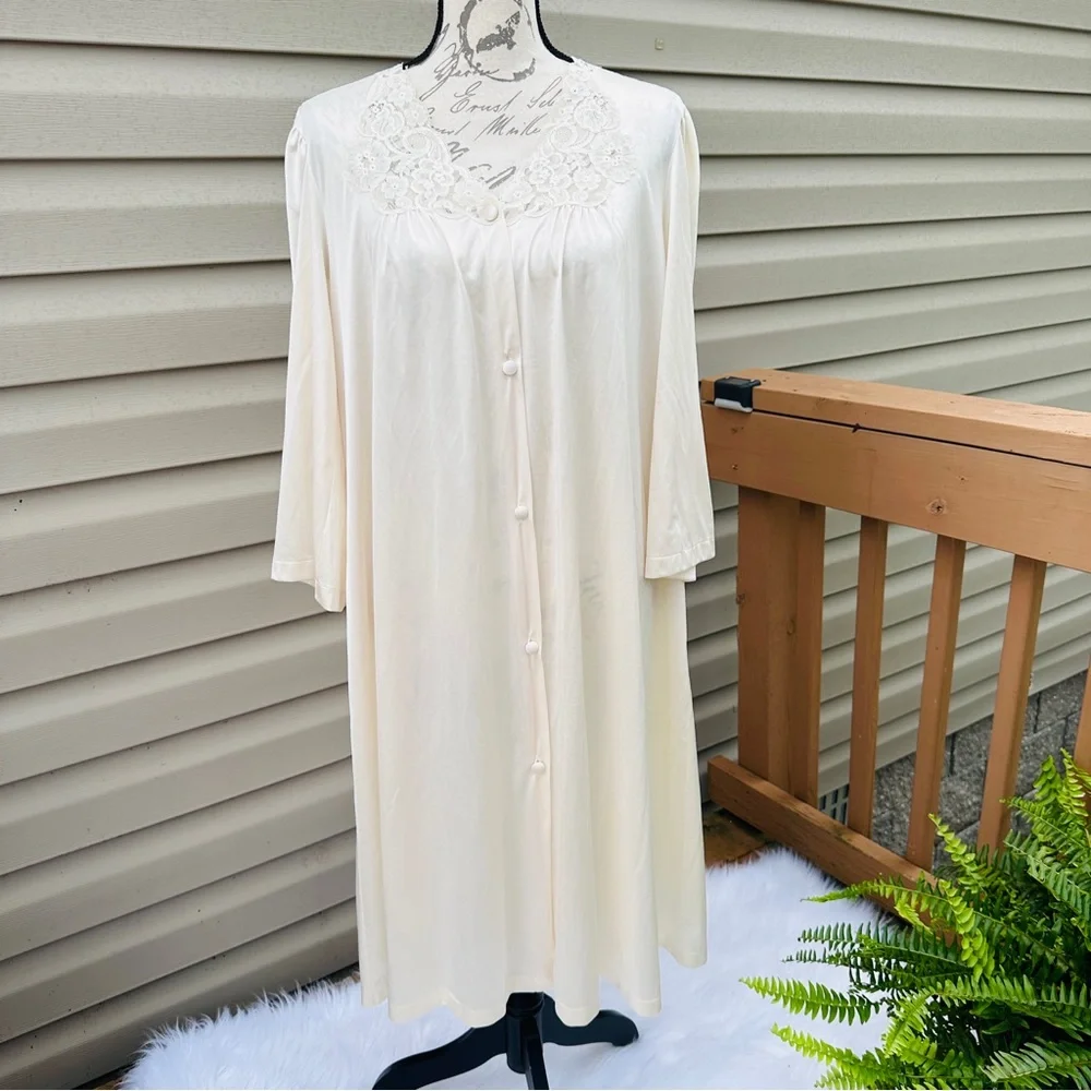 Vintage Vanity Fair Ivory Lace Nightgown Buttoned Robe - Picture 1 of 12